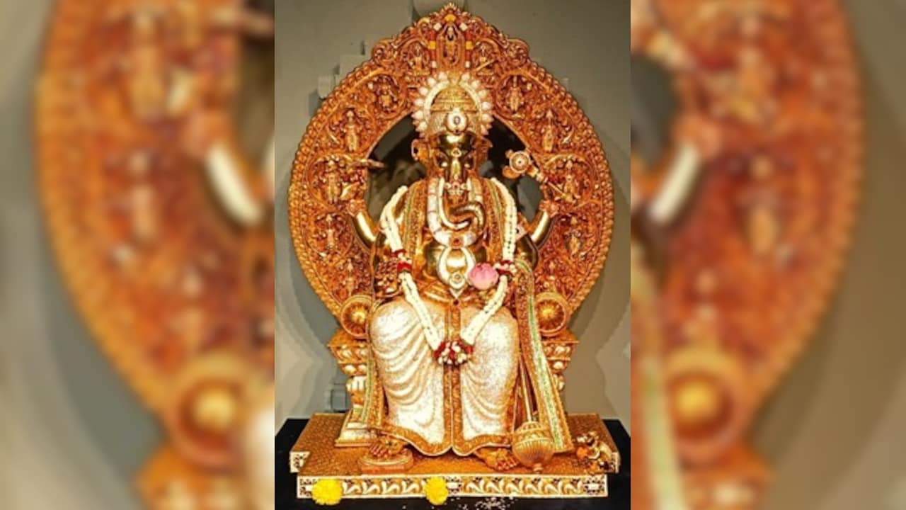 Is Hyderabad's Viral Ganesha Idol Coated With 24-Carat Gold? Police Clarify