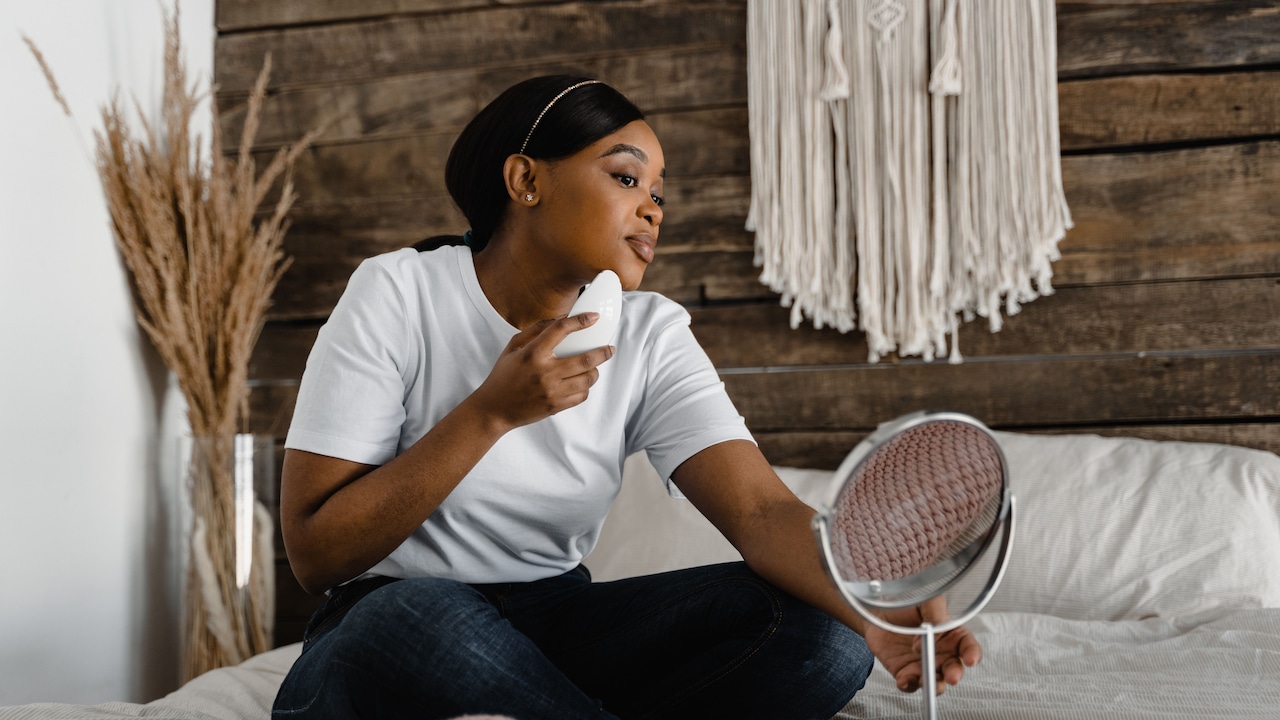 Pressing the epilator too hard against your skin can also leave stubble Pressing the epilator too hard against your skin can also leave stubble
