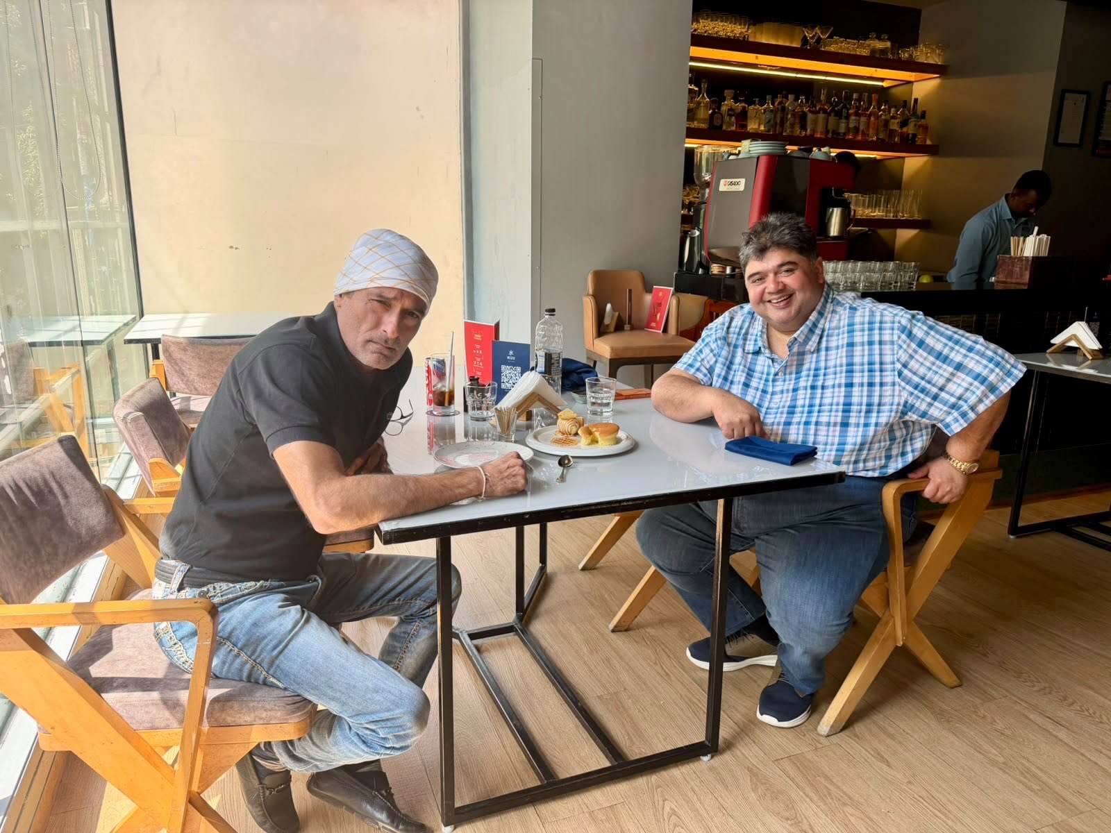 Akshaye Khanna spotted in Mumbai with Rajat Rawail amid ‘Dhurandhar’ buzz