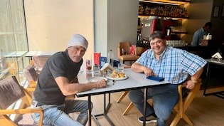 Akshaye Khanna's Rare Mumbai Spotting After <i>Dhurandhar</i> Frenzy Goes Viral