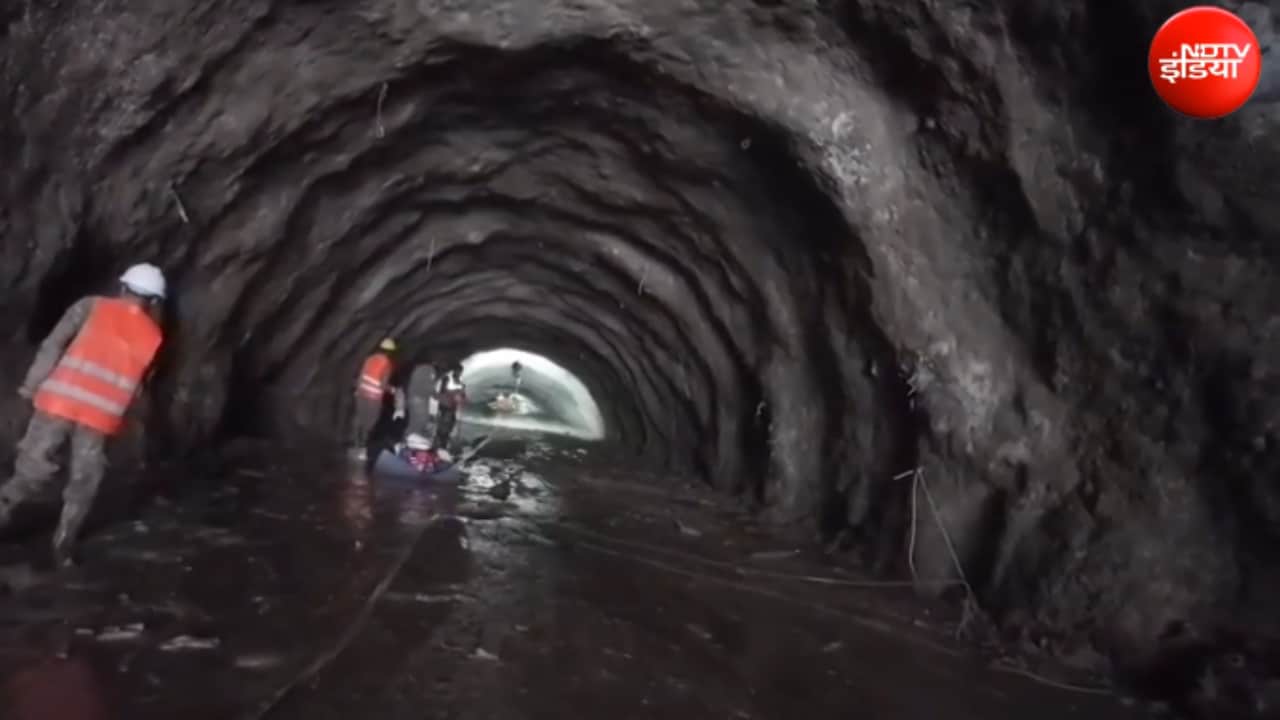 नेपाल बाढ़: अंधेरी टनल में फंसे लोगों को निकालने पहुंची भारतीय टीम, Video में देखिए अंदर का नजारा
