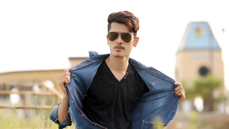 Top deals on Denim Shirts: टी-शर्ट हो या ड्रेस, हर आउटफिट के साथ परफेक्ट मैच होंगी ये लाइटवेट डेनिम शर्ट्स