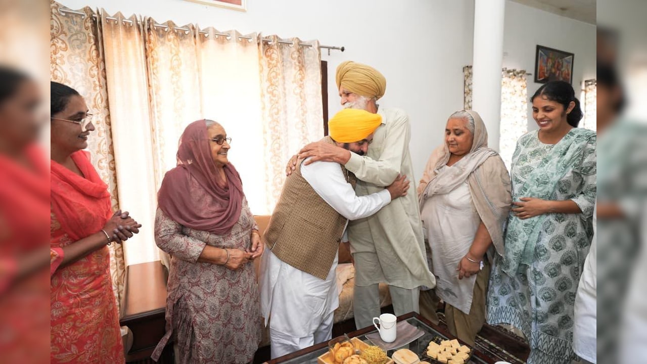 मुख्यमंत्री भगवंत मान ने धूरी से घर-घर जाकर शुरू की चुनाव प्रचार की मुहिम, ‘मान दा मुनाफा’ को बनाया केंद्र 
