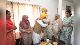 मुख्यमंत्री भगवंत मान ने धूरी से घर-घर जाकर शुरू की चुनाव प्रचार की मुहिम, &lsquo;मान दा मुनाफा&rsquo; को बनाया केंद्र&nbsp;