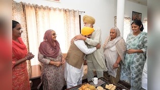 मुख्यमंत्री भगवंत मान ने धूरी से घर-घर जाकर शुरू की चुनाव प्रचार की मुहिम, 'मान दा मुनाफा' को बनाया केंद्र&nbsp;