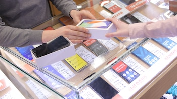 '0.40% UPI MDR Will Wipe Out Survival Margins’: Mobile Retailers Sound Alarm To FM Sitharaman