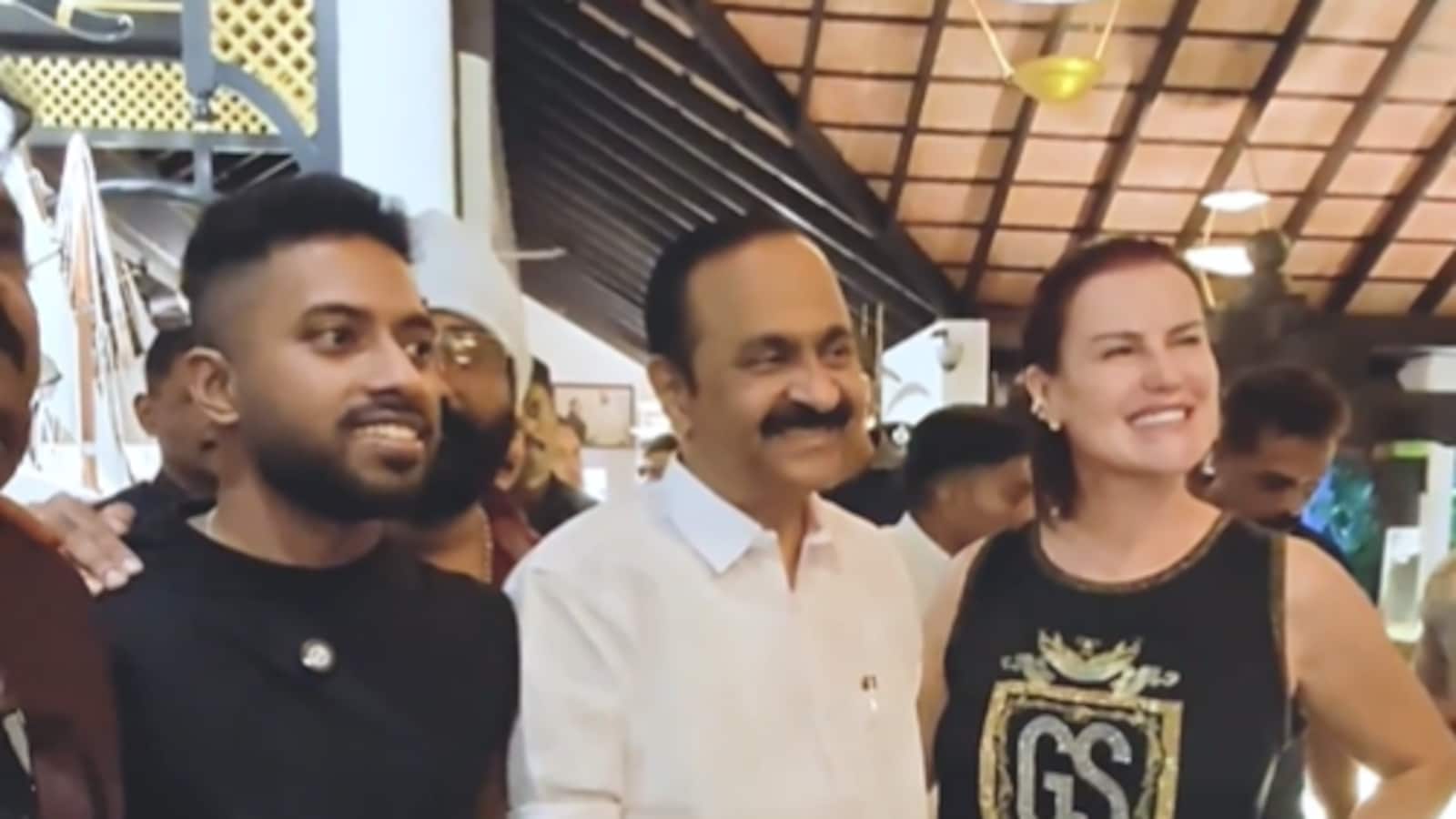 Cristiano Ronaldos Sister Meets Kerala Chief Minister, Carries A Special Message For CR7