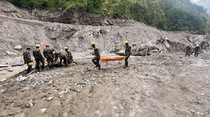 Nepal Rescue Efforts Intensify As Death Toll Mounts, Thousands Still Missing