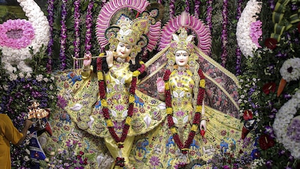 Janmashtami Celebrations Sweep India, Devotees Throng Temples For Mangla Aarti