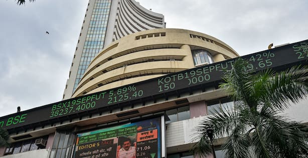 LIVE: Sensex, Nifty Fall 1% Each; Nestle, Coal India, Tech Mahindra Among Top Losers