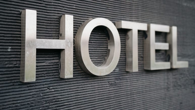 Last-Minute Hotel Booking? Don't Hit 'Reserve' Before Checking These 10 Things