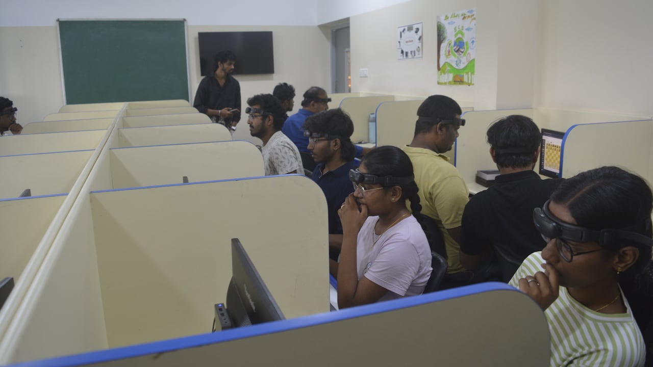 Forehead Band Tracks Cognitive Endurance During Chess; IIT-Madras Startup Tests Device In Chennai