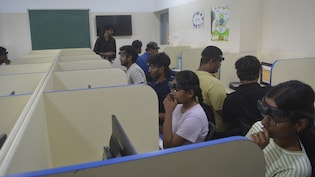Forehead Band Tracks Cognitive Endurance During Chess; IIT-Madras Startup Tests Device In Chennai