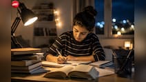 रात में पढ़ाई करें या सुबह? टॉपर्स की ये 80/20 स्टडी टेक्निक बदल देगी आपकी तैयारी