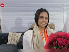 DUSU Election 2026 :  कौन हैं रिया छाबड़ी? ABVP कैंडिडेट ने सचिव पद पर हासिल की शानदार जीत