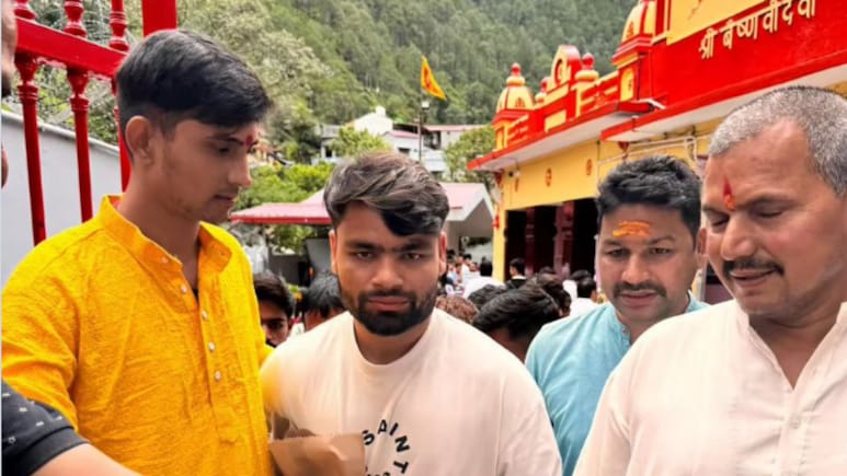 टीम इंडिया के दिग्गज भी हैं 'हनुमान अंश' के भक्त, जब लौटी विराट की फॉर्म, जानें कौन कब-कब शरण में पहुंचा