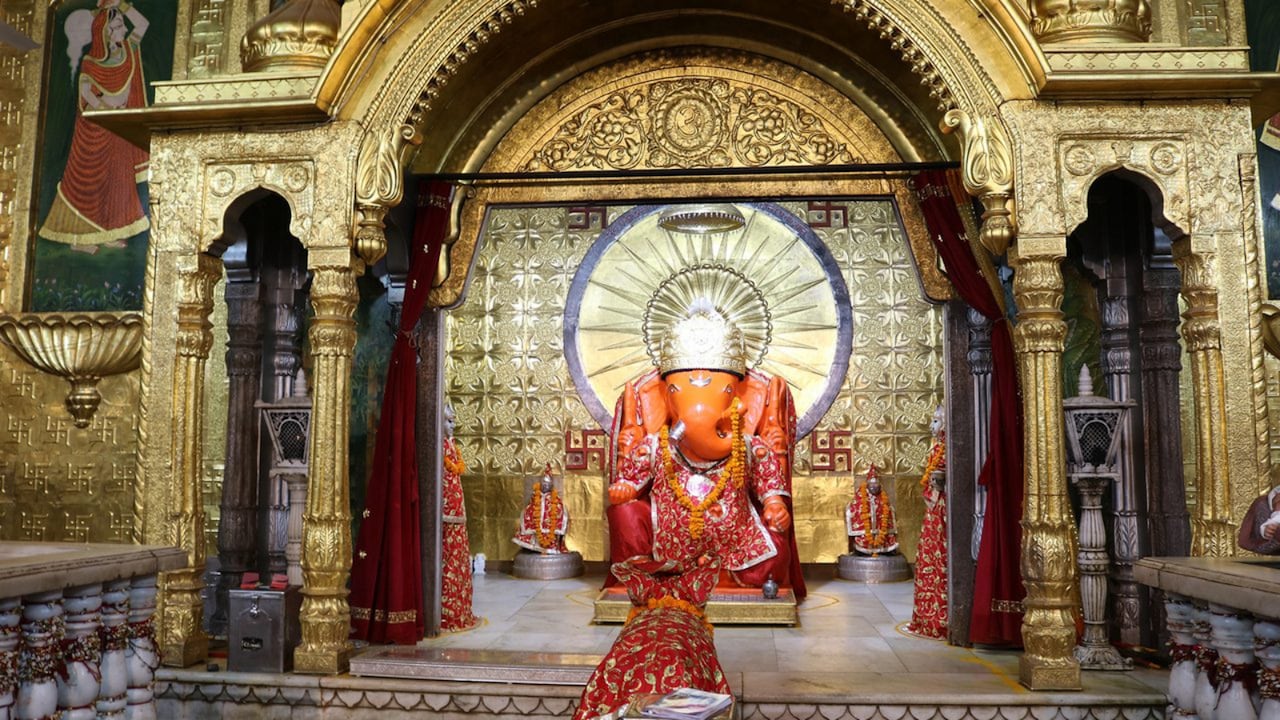 शादी में आ रही है रुकावट? बप्पा के इस मंदिर की मेहंदी से कुंवारों के हाथ हो जाते हैं पीले, जानें 200 साल पुरानी मान्यता