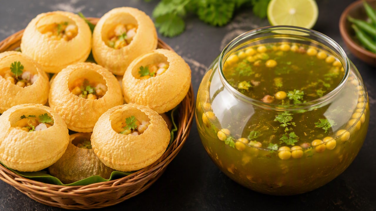 साधारण पानी पूरी को दें नया ट्विस्ट और घर पर बनाएं हाजमोला Pani Puri, हर बाइट में मिलेगा चटपटा और मजेदार स्वाद