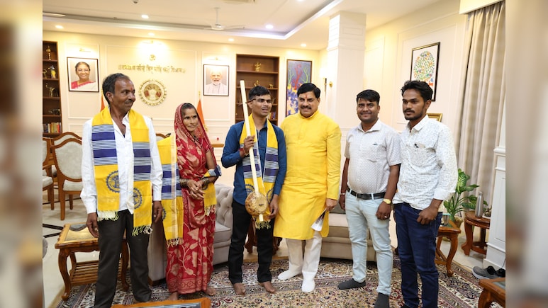 'हनुमान अंश' के गायक सुनील लोधी को CM मोहन यादव का बड़ा तोहफा, 1 लाख रुपये देने की घोषणा