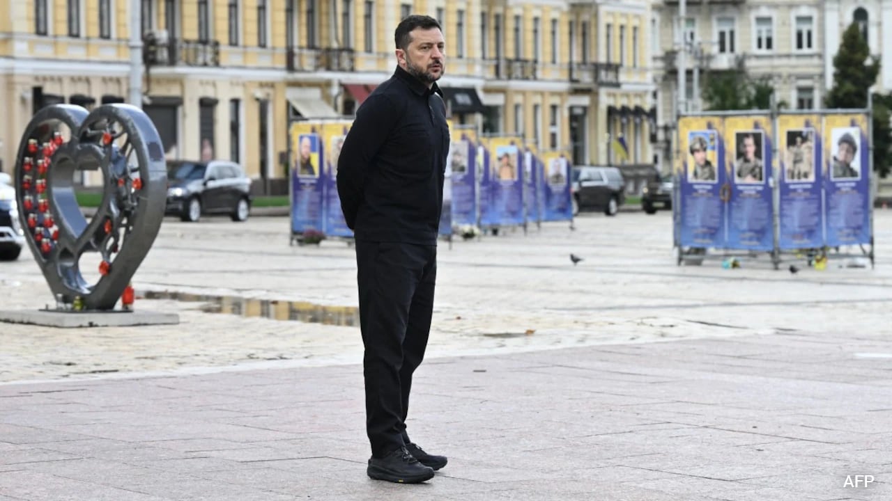 Zelensky Says Ukraine Ready For "De-Escalatory Steps"