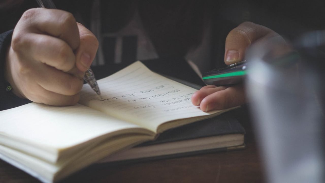 Are Teenagers Becoming Weaker Readers In Digital Age? What Study Says