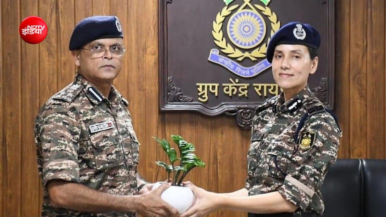 IPS संजुक्ता पराशर ने 40 दिन में रचा इतिहास, असम से CRPF कोबरा यूनिट तक की पूरी कहानी