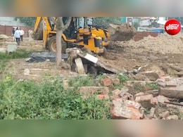 कानपुर में अवैध कब्रिस्तान पर चला बुलडोजर, हाईकोर्ट से खारिज हुई थी याचिका,  जानें पूरा मामला