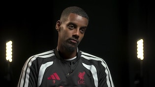 Liverpool Striker Alexander Isak Reacts On Liverpool's Fervent Support In India