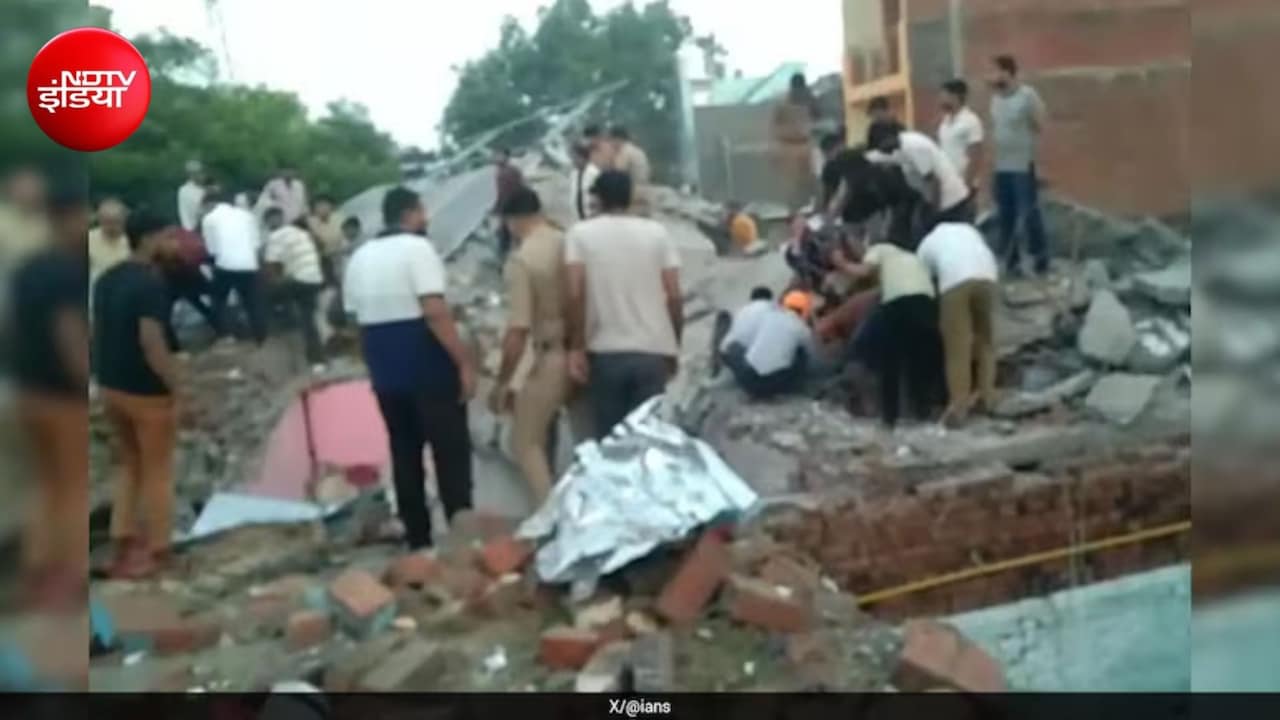 फतेहपुर में सिलेंडर ब्लास्ट से दो मंजिला इमारत ढही, 5 लोगों की मौत
