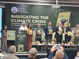 टूटते ग्लेशियर, बढ़ता जलवायु परिवर्तन का खतरा, नई किताब में मिल रहा है संकट का समाधान