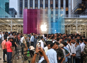 Why People Queue Overnight For iPhone That Is Delivered Home In 10 Minutes