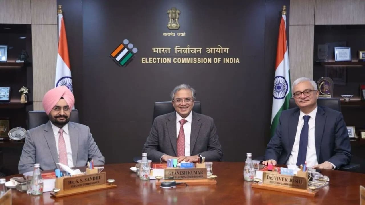 'हमारी नहीं सुनी जाती'... दो चुनाव आयुक्तों की अनदेखी की रिपोर्ट से भड़की कांग्रेस-शिवसेना, मांगा CEC ज्ञानेश कुमार का इस्तीफा