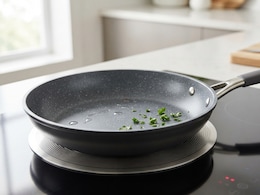 How To Remove Stubborn Grease That Doesn't Leave The Edges Of A Non-Stick Pan
