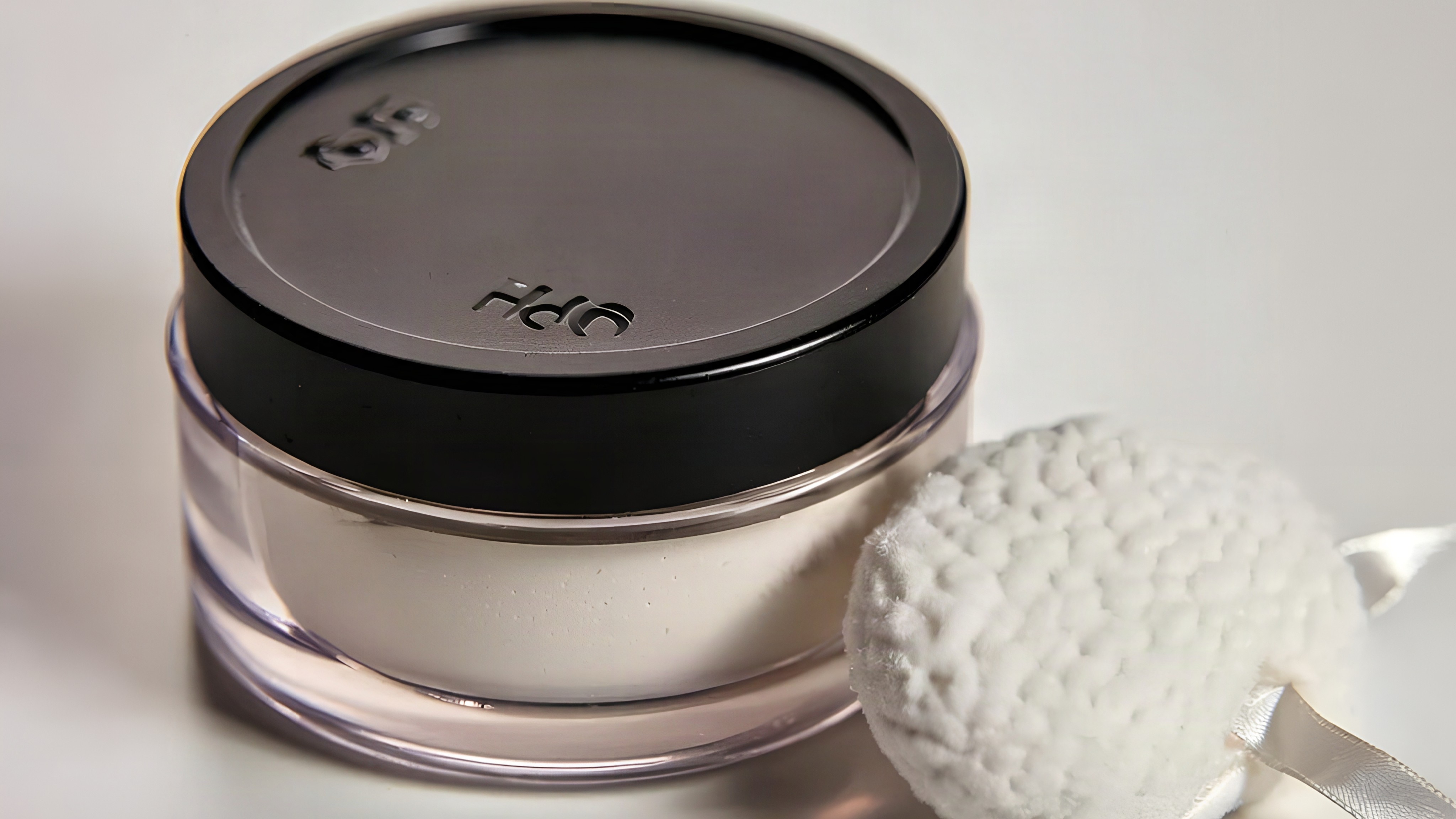 5 Best Setting Powders for Long Festive Functions 