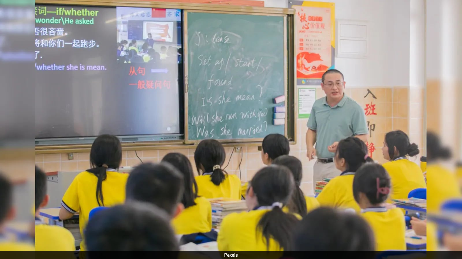 Chinese Professor Proposes Removing English as Core Subject in Schools