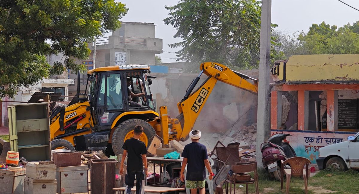 राजस्‍थान के जिस स्कूल में CJP के जाने पर हुआ था हंगामा, वहां चलने लगा बुलडोजर