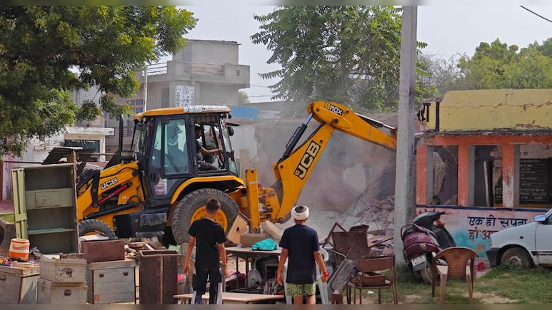 राजस्&zwj;थान के जिस स्कूल में CJP के जाने पर हुआ था हंगामा, वहां चलने लगा बुलडोजर&nbsp;