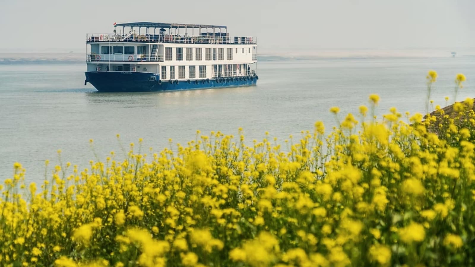 Story Luxury Cruise ABN Rajmahal facilities and services: cruise stopped bhagalpur ganga water level rise Story Luxury Cruise ABN Rajmahal facilities and services: cruise stopped bhagalpur ganga water level rise