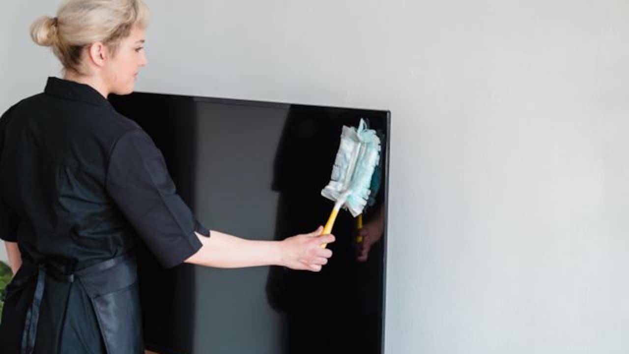 Microfibre cleaning options for spotless and streak-free finish
