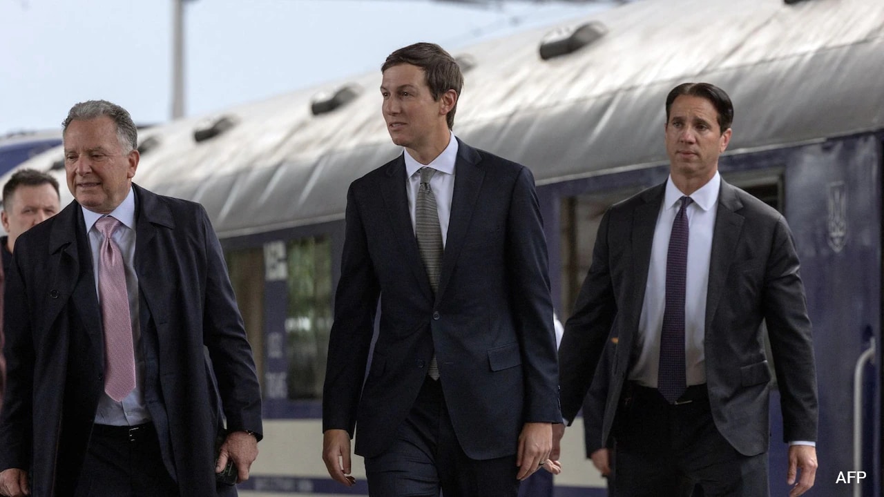 Trump Envoys Reach Kyiv By Train Despite Temporary Russia-Ukraine Ceasefire