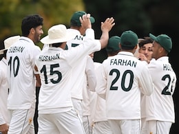 Pakistan Team Mistaken For Asylum Seekers In UK By Anti-Immigrant Protestors