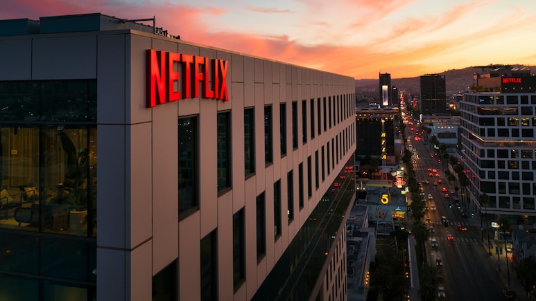 Netflix Shares Slump 7% As Wells Fargo Cuts Rating, Issues Bearish Price Target