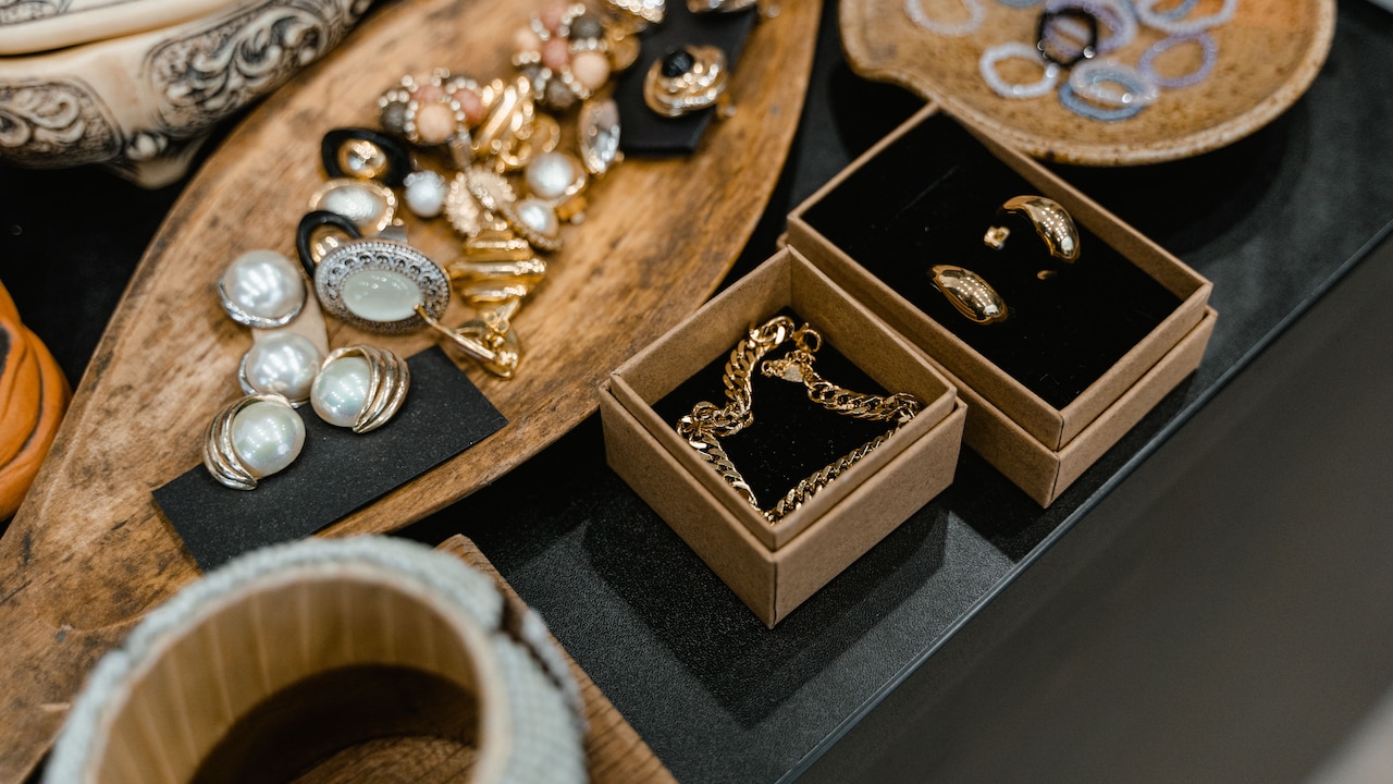 Must-have jewellery organisers for a clutter-free setup Must-have jewellery organisers for a clutter-free setup