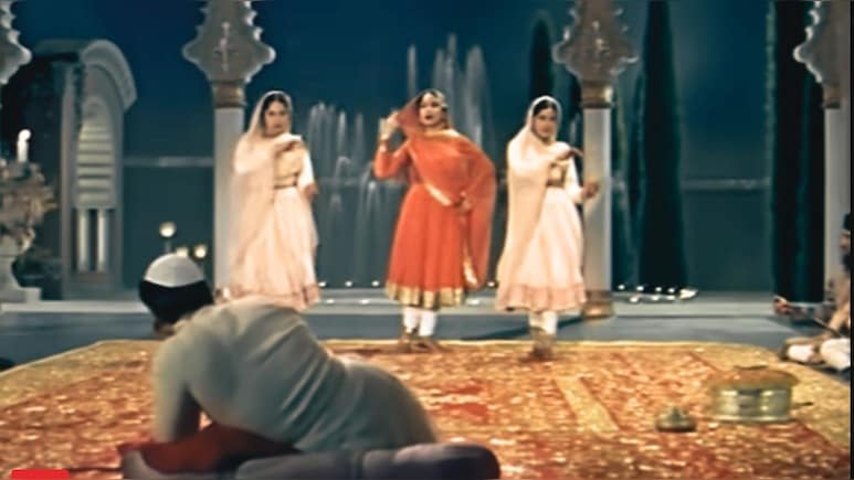 मीना कुमारी का आखिरी गाना जो 54 साल पहले हुआ था रिलीज, बहा था दर्द का सैलाब, सिनेमाघरों में टूट पड़ी भीड़, लता मंगेशकर ने बनाया अमर