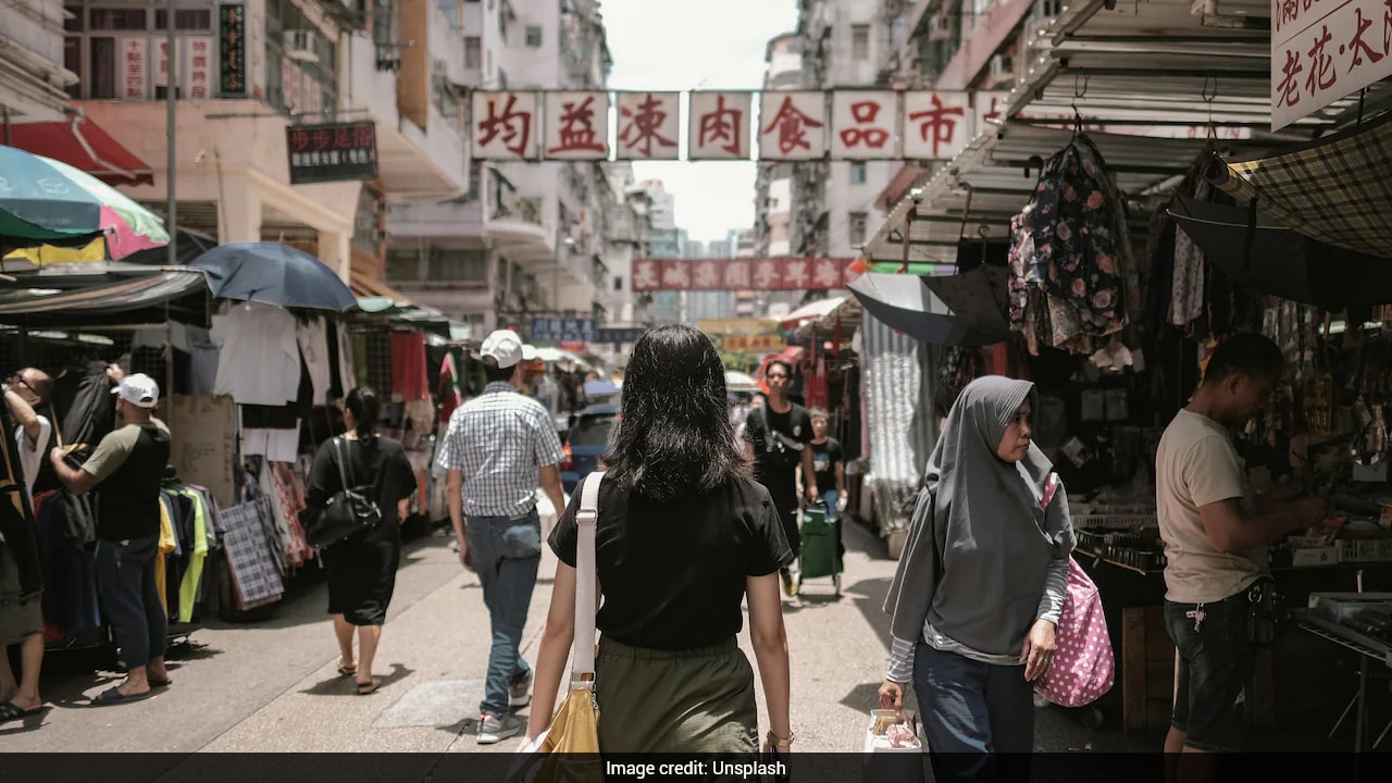 PhD Doctor In China Quits Medical Career, Chooses Food Delivery And Music