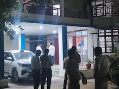 यूपी में विधायक के फार्महाउस पर महिला से गैंगरेप, दो CRPF जवानों के साथ दरोगा-सिपाही भी गिरफ्तार