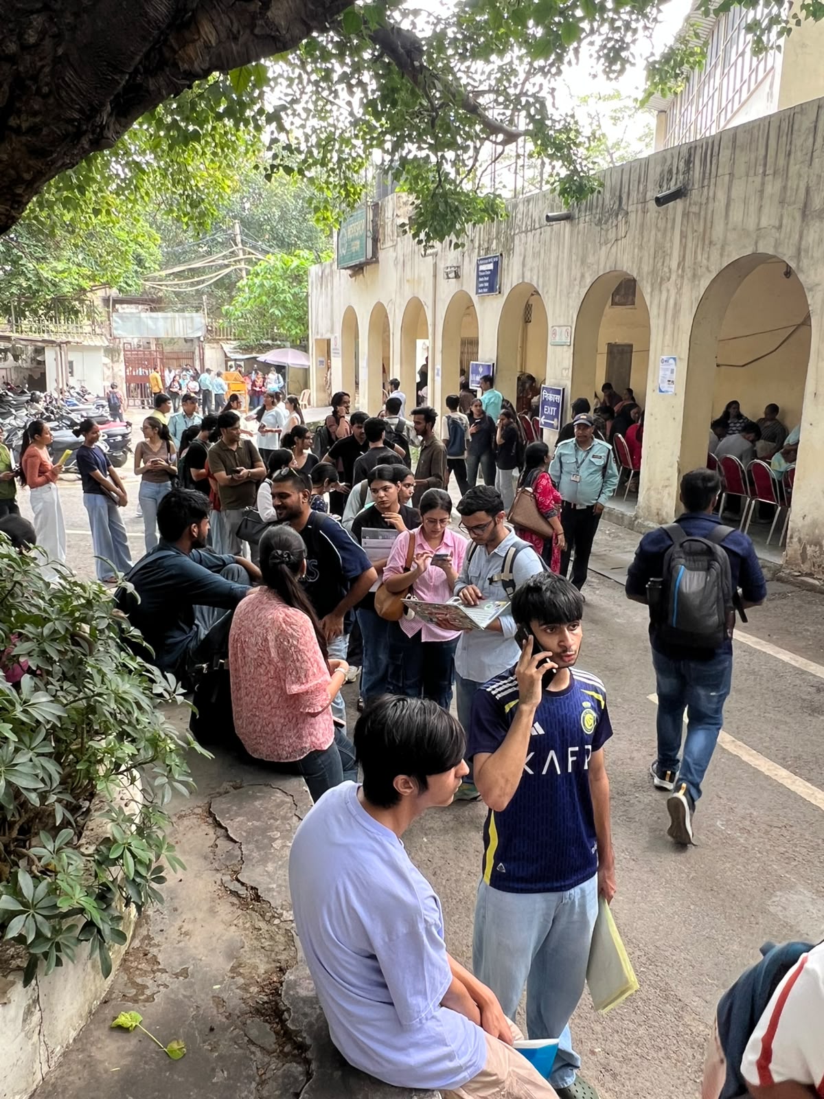 146 विद्यार्थियों ने दाखिला लिया.