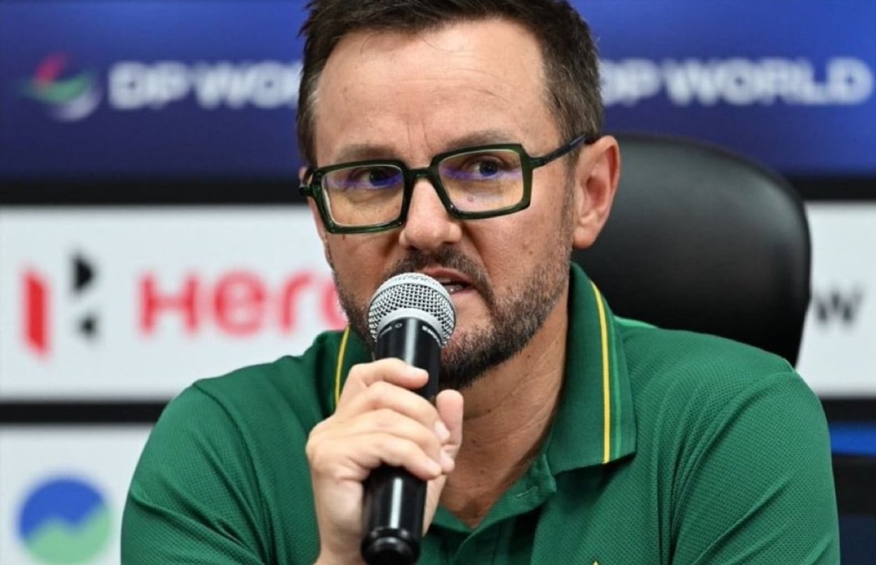 Mike Hesson Brings Back Experienced Players For Upcoming Matches