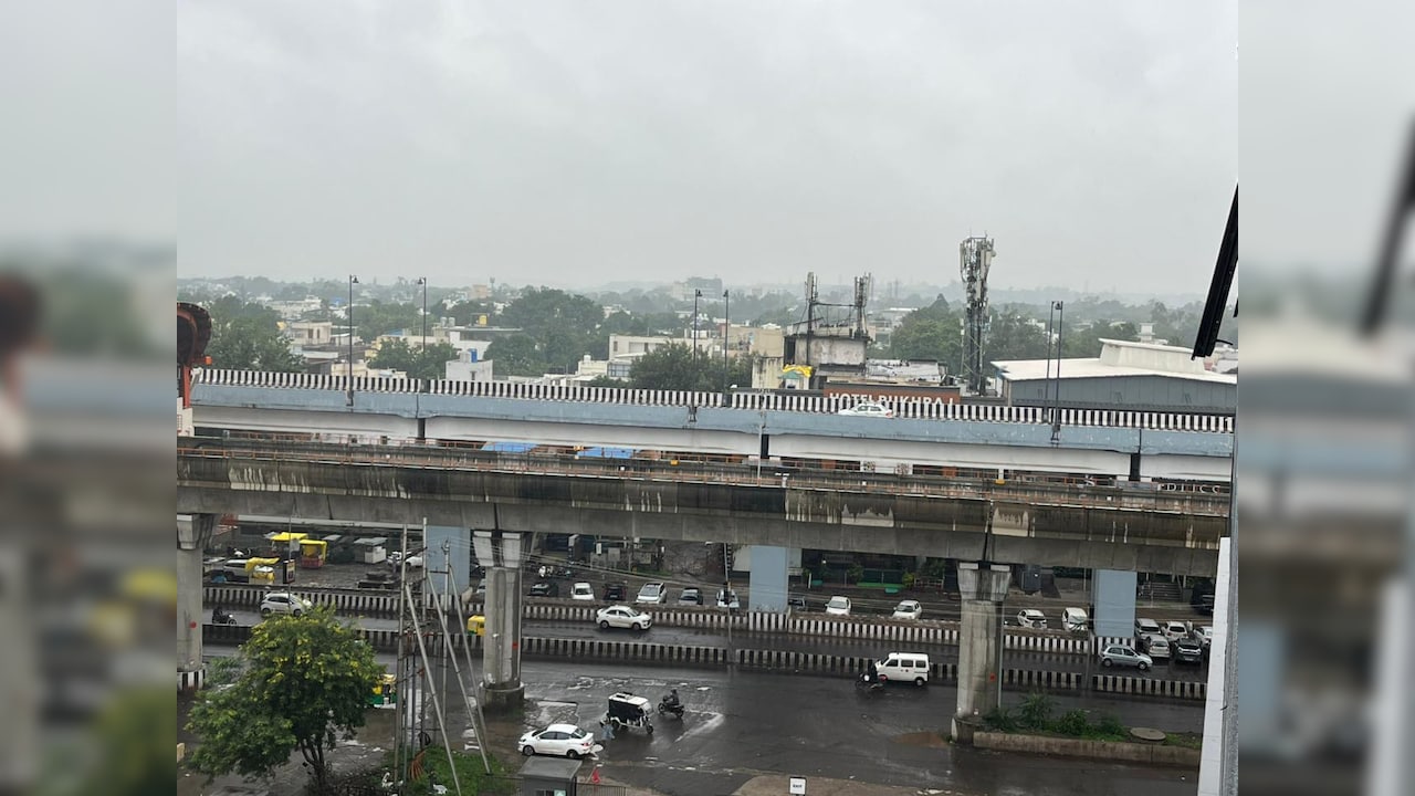‘ऐसे कामों के लिए पैसा है, लेकिन स्कूल-अस्पताल के लिए नहीं’! हाईकोर्ट की भोपाल फ्लाईओवर टेंडर पर सख्त टिप्पणी