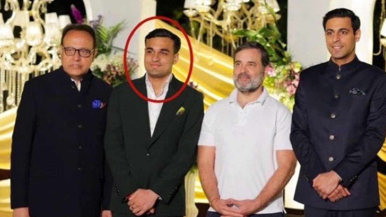कांग्रेस मुख्यालय के प्रभारी मनीष चतरथ और उनके बेटे वीर के साथ राहुल गांधी की पुरानी तस्वीर. कांग्रेस मुख्यालय के प्रभारी मनीष चतरथ और उनके बेटे वीर के साथ राहुल गांधी की पुरानी तस्वीर.
